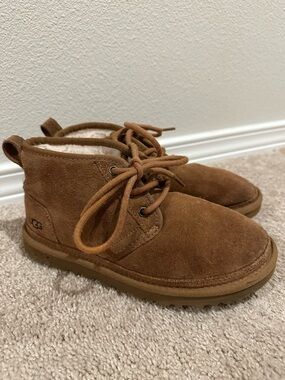 UGG Neumel Laced Chukka Boot in Chestnut